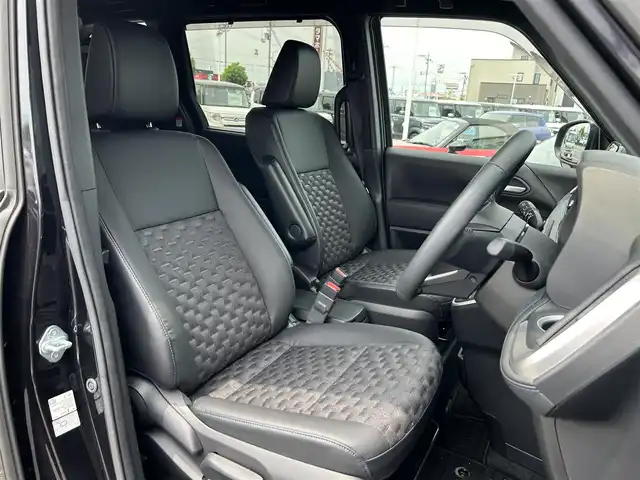 トヨタ ヴォクシー S－Z 奈良県 2022(令4)年 0.5万km スパークリングブラックパールクリスタルシャイン 両側パワースライドドア/純正ナビ(フルセグTV/CD/DVD/AM・FM/BT/HDMI)/バックカメラ/ビルトインETC2.0/シートヒーター(D/N席)/ToyotaSafetySense/プリクラッシュセーフティ/レーントレーシングアシスト/クルーズコントロール/ロードサインアシスト/ドライバー異常時対応システム/プロアクティブドライビングアシスト/発進遅れ告知機能/緊急時操舵支援/フロントクロストラフィックアラート/レーンチェンジアシスト/オートブレーキホールド/純正17インチアルミホイール/純正フロアマット/スペアキー