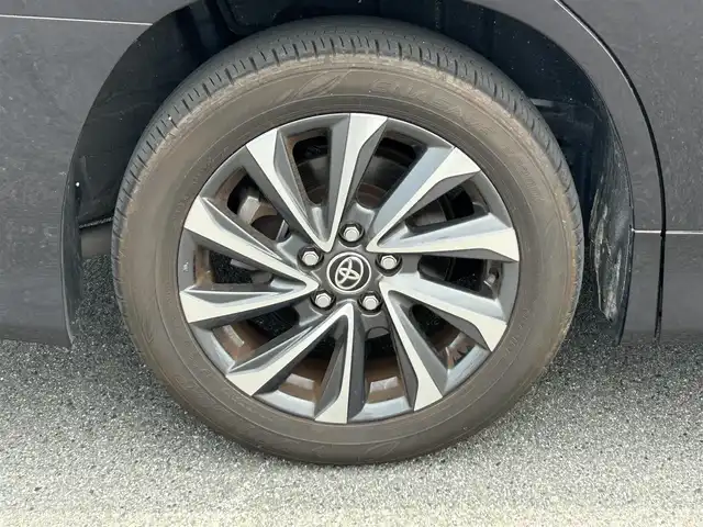トヨタ ヴォクシー S－Z 奈良県 2022(令4)年 0.5万km スパークリングブラックパールクリスタルシャイン 両側パワースライドドア/純正ナビ(フルセグTV/CD/DVD/AM・FM/BT/HDMI)/バックカメラ/ビルトインETC2.0/シートヒーター(D/N席)/ToyotaSafetySense/プリクラッシュセーフティ/レーントレーシングアシスト/クルーズコントロール/ロードサインアシスト/ドライバー異常時対応システム/プロアクティブドライビングアシスト/発進遅れ告知機能/緊急時操舵支援/フロントクロストラフィックアラート/レーンチェンジアシスト/オートブレーキホールド/純正17インチアルミホイール/純正フロアマット/スペアキー