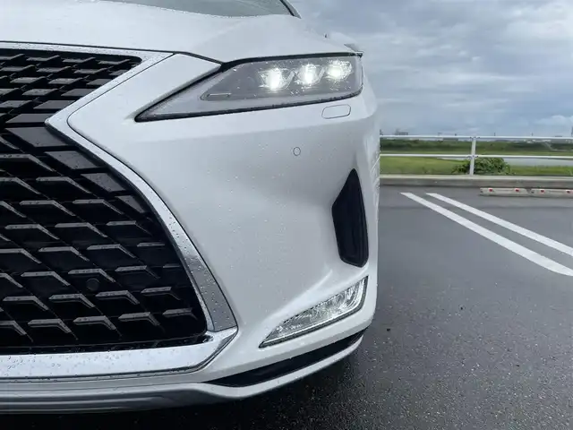 レクサス ＲＸ 450hL 佐賀県 2019(令1)年 8.3万km ソニッククォーツ サンルーフ/黒革シート/純正12.3インチナビ/・フルセグTV/CD/DVD/SD/USB/Bluetooth/パノラミックビューモニター/前方ドライブレコーダー/ビルトインETC2.0/ヘッドアップディスプレイ/電動リアゲ―ト/電動格納サードシート/電子パーキングブレーキ/AUTO HOLD機能/D＋N席メモリー機能付パワーシート/シートヒーター/エアシート/二列目シートヒーター/１００V電源/後席エアコン/後席用サイドサンシェード/パドルシフト/木目調革巻きステアリング/ステアリングヒーター/ステアリングリモコン/純正20インチアルミホイール/純正LEDヘッドライト/純正LEDフォグライト/純正ドアバイザ―/新車保証書/取扱説明書/スペアキー１本/Lexus Safety System+/・プリクラッシュセーフティ/・レーダークルーズコントロール/・レーントレーシングアシスト/・ブラインドスポットモニター/・ロードサインアシスト/・先行車発進お知らせ機能/・パーキングサポートアラート