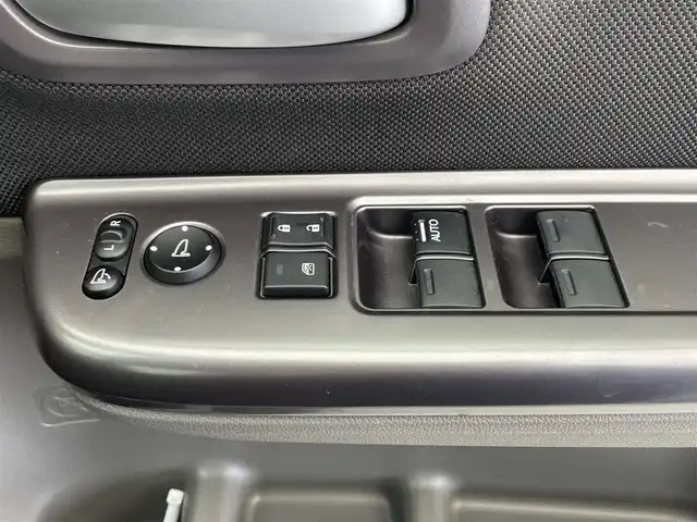 ホンダ フリード ハイブリット G ホンダセンシング 千葉県 2019(令1)年 3.4万km プレミアムスパークルブラックパール 純正7型SDナビ/フルセグTV/Bluetooth/CD/DVD/バックカメラ/USB入力端子/両側電動スライドドア/レーダークルーズコントロール/ホンダセンシング/誤発進抑制機能/歩行者事故低減ステアリング/車線維持支援システム/路外逸脱抑制機能/先行車発進お知らせ機能/標識認識機能/LEDヘッドライト/ビルトインETC/ウィンカーミラー/ウォークスルー/社外フロアマット/ロールサンシェード/プラズマクラスター/コンフォートビューパッケージ/ヒーテッドドアミラー/ワイパーデアイサー