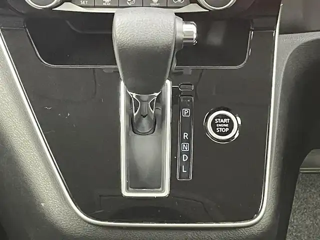 日産 セレナ ハイウェイスター V 岡山県 2020(令2)年 3.5万km パール セーフティーパックA/・インテリジェントアラウンドビューモニター/・誤発信抑制機能/純正10インチナビ（MM319D-L）/・FM/AM/Bluetooth/フルセグ/CD/DVD/純正11インチフリップダウンモニター/ハンズフリー付両側パワースライドドア/インテリジェントエマージェンシーブレーキ/車線維持支援システム/クルーズコントロール/BSM/前後ドライブレコーダー/ビルトインETC/後席サンシェイド/シートバックテーブル/ドアバイザー/純正16インチアルミ/純正フロアマット