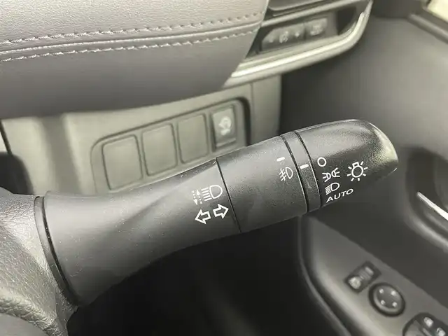 日産 セレナ ハイウェイスター V 岡山県 2020(令2)年 3.5万km パール セーフティーパックA/・インテリジェントアラウンドビューモニター/・誤発信抑制機能/純正10インチナビ（MM319D-L）/・FM/AM/Bluetooth/フルセグ/CD/DVD/純正11インチフリップダウンモニター/ハンズフリー付両側パワースライドドア/インテリジェントエマージェンシーブレーキ/車線維持支援システム/クルーズコントロール/BSM/前後ドライブレコーダー/ビルトインETC/後席サンシェイド/シートバックテーブル/ドアバイザー/純正16インチアルミ/純正フロアマット