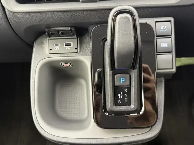 トヨタ シエンタ ハイブリッド Z 愛知県 2024(令6)年 1.5万km 黒 純正10インチディスプレイオーディオ/バックカメラ/フルセグTV/トヨタセーフティセンス/プリクラッシュセーフティ/クルーズコントロール/横滑り防止装置/コーナーセンサー/レーンキープアシスト/オートライト/オートマチックハイビーム/LEDヘッドライト/ブラインドスポットモニター/両側パワースライドドア/ETC2.0/純正15インチアルミホイール/純正フロアマット/プッシュスタート/スマートキー