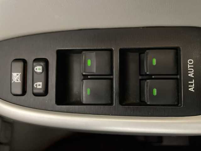 トヨタ プリウス G ツーリングセレクション 福岡県 2012(平24)年 8.8万km ホワイトパールクリスタルシャイン 純正HDDナビ/・CD/DVD/USB/フルセグTV/・バックモニター/ETC/クルーズコントロール/プッシュスタート/スマートキー/ハーフレザーシート/純正17インチアルミホイール/純正フロアマット