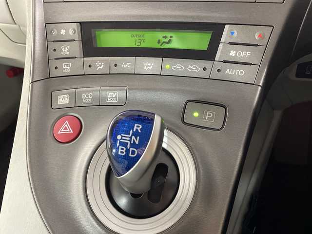 トヨタ プリウス G ツーリングセレクション 福岡県 2012(平24)年 8.8万km ホワイトパールクリスタルシャイン 純正HDDナビ/・CD/DVD/USB/フルセグTV/・バックモニター/ETC/クルーズコントロール/プッシュスタート/スマートキー/ハーフレザーシート/純正17インチアルミホイール/純正フロアマット