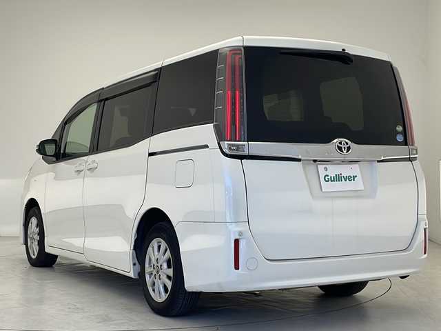 トヨタ ノア G 沖縄県 2017(平29)年 7.7万km ホワイトパールクリスタルシャイン 純正ナビ　【NSZT-W66T】/(フルセグTV　Bluetooth  CD/DVD)/バックカメラ　/両側パワースライドドア　/ドライブレコーダー　/プリクラッシュセーフティ　/クルーズコントロール　/レーンキープアシスト　/スマートキー　/アイドリングストップ　/ＥＴＣ