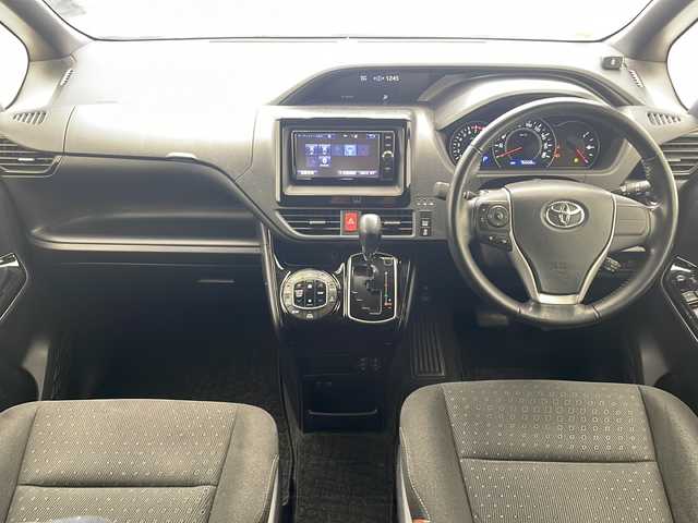 トヨタ ノア G 沖縄県 2017(平29)年 7.7万km ホワイトパールクリスタルシャイン 純正ナビ　【NSZT-W66T】/(フルセグTV　Bluetooth  CD/DVD)/バックカメラ　/両側パワースライドドア　/ドライブレコーダー　/プリクラッシュセーフティ　/クルーズコントロール　/レーンキープアシスト　/スマートキー　/アイドリングストップ　/ＥＴＣ