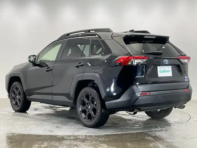 トヨタ ＲＡＶ４ 栃木県 2023(令5)年 4.1万km アティチュードブラックマイカ 純正ナビ/(フルセグTV/Bluetooth/USB)/4WD/バックカメラ/トヨタセーフティーセンス/・衝突軽減ブレーキ/・車線逸脱警報/・オートマチックハイビーム/・先行車発進お知らせ機能/ETC2.0/パワーシート/シートヒーター/シートエアコン/ルーフレール/オートライト/LEDヘッドライト/横滑り防止装置/フォグランプ/スマートキー/プッシュスタート/ステアリングスイッチ/革巻きステアリング/ウィンカーミラー/電動格納ミラー/純正18インチアルミホイール/社外フロアマット/デジタルインナーミラー/ステアリングヒーター