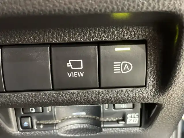 トヨタ ＲＡＶ４ 栃木県 2023(令5)年 4.1万km アティチュードブラックマイカ 純正ナビ/(フルセグTV/Bluetooth/USB)/4WD/バックカメラ/トヨタセーフティーセンス/・衝突軽減ブレーキ/・車線逸脱警報/・オートマチックハイビーム/・先行車発進お知らせ機能/ETC2.0/パワーシート/シートヒーター/シートエアコン/ルーフレール/オートライト/LEDヘッドライト/横滑り防止装置/フォグランプ/スマートキー/プッシュスタート/ステアリングスイッチ/革巻きステアリング/ウィンカーミラー/電動格納ミラー/純正18インチアルミホイール/社外フロアマット/デジタルインナーミラー/ステアリングヒーター