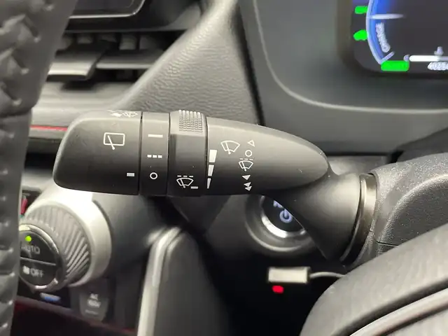 トヨタ ＲＡＶ４ 栃木県 2023(令5)年 4.1万km アティチュードブラックマイカ 純正ナビ/(フルセグTV/Bluetooth/USB)/4WD/バックカメラ/トヨタセーフティーセンス/・衝突軽減ブレーキ/・車線逸脱警報/・オートマチックハイビーム/・先行車発進お知らせ機能/ETC2.0/パワーシート/シートヒーター/シートエアコン/ルーフレール/オートライト/LEDヘッドライト/横滑り防止装置/フォグランプ/スマートキー/プッシュスタート/ステアリングスイッチ/革巻きステアリング/ウィンカーミラー/電動格納ミラー/純正18インチアルミホイール/社外フロアマット/デジタルインナーミラー/ステアリングヒーター