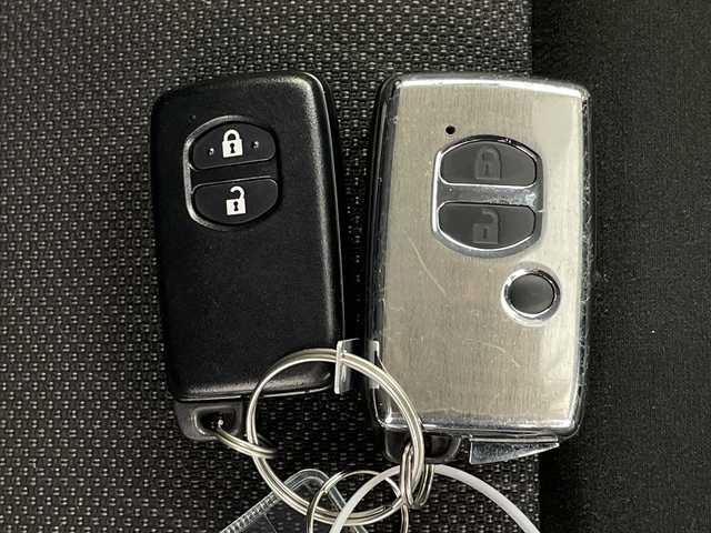 トヨタ アクア S スタイルブラック 岐阜県 2021(令3)年 4.9万km ダークブルーマイカ 純正7インチナビ/　(AM/FM/CD/DVD/Bluetooth/フルセグTV)/パノラミックビューモニター/トヨタセーフティセンス/プリクラッシュセーフティ/レーンディパーチャーアラート/オートマチックハイビーム/コーナーセンサー/パーキングサポートブレーキ/LEDヘッドライト/フォグランプ/スマートキー/スペアキー/電格ミラー/純正フロアマット