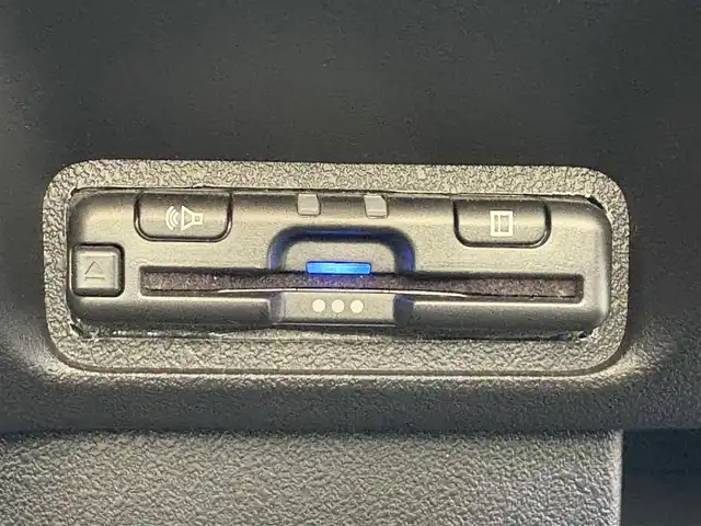 ホンダ Ｎ ＢＯＸ カスタム ターボ コーディネートS 滋賀県 2024(令6)年 0.9万km グレーⅡ 純正8型ナビ/（BT/フルセグTV/USB）/ホンダセンシング/・衝突軽減ブレーキ（CMBS）/・先行車発進お知らせ機能/・歩行者事故低減ステアリング/・路外逸脱抑制機能/・標識認識機能/・渋滞追従機能付アダプティブクルーズコントロール（ACC）/・車線維持支援システム（LKAS）/・誤発進抑制機能/・後方誤発進抑制機能/・近距離衝突軽減ブレーキ/・急アクセル抑制機能/・パーキングセンサーシステム/・オートハイビーム/バックカメラ/ビルトインETC/両側パワースライドドア/前席シートヒーター/パドルシフト/電動パーキングブレーキ/LEDヘッドライト/純正フロアマット/純正15インチAW