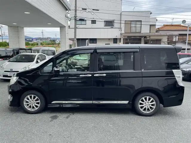 ホンダ ステップワゴン スパーダ Z 愛知県 2013(平25)年 8.5万km プレミアムスパークルブラックパール (株)IDOMが運営する【じしゃロン豊川店】の自社ローン専用車両になります。こちらは現金またはオートローンご利用時の価格です。自社ローンご希望の方は別途その旨お申付け下さい/ 純正Gathersナビ/　◯ CD再生機能/　◯ DVD再生機能/　◯ フルセグTV/ バックカメラ/ ETC/ 両側パワースライドドア/ フリップダウンモニター/ 革巻ステアリング/ ステアリングスイッチ/ パドルシフト/ ドライブレコーダー/ ウインカーミラー/ ドアバイザー/ 純正フロアマット