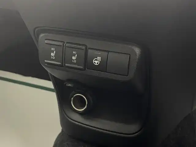 トヨタ シエンタ ハイブリッド G 埼玉県 2023(令5)年 1.8万km アーバンカーキ 純正１０．５型ナビ　両側電動スライドドア　全方位カメラ　シートヒーター　ＢＳＭ　ＬＥＤヘッドライト　ＥＴＣ２．０　追従走行　フルセグＴＶ　ウォークスルー　衝突被害軽減　オートハイビーム　ステアリングヒーター