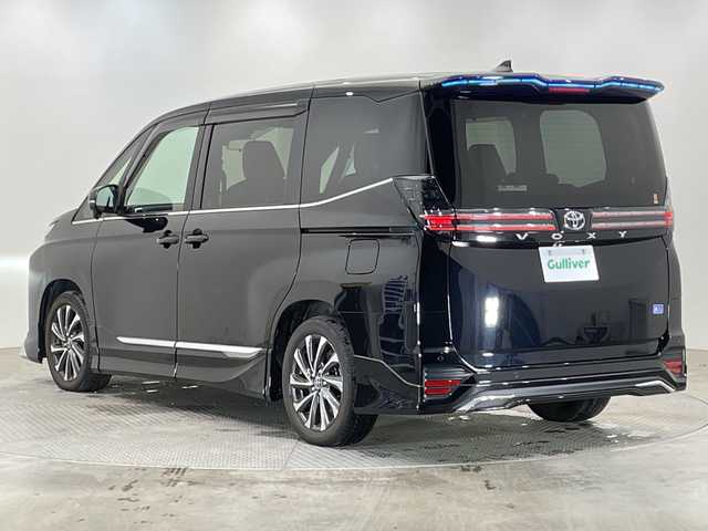 トヨタ ヴォクシー S－Z 栃木県 2022(令4)年 2.3万km アティチュードブラックマイカ モデリスタエアロ/純正10.5インチナビ/(フルセグTV・Bluetooth・CD・DVD・USB)/バックカメラ/前後ドライブレコーダー/トヨタセーフティセンス/ ・プリクラッシュセーフティ/ ・レーンキープアシスト/ ・オートハイビーム/ ・オートクルーズコントロール/前後コーナーセンサー/ブラインドスポットモニター/両側パワースライドドア/ビルトインETC2.0/ハーフレザーシート/前席シートヒーター/LEDヘッドライト/オートライト/電動パーキングブレーキ/オートホールド/スマートキー