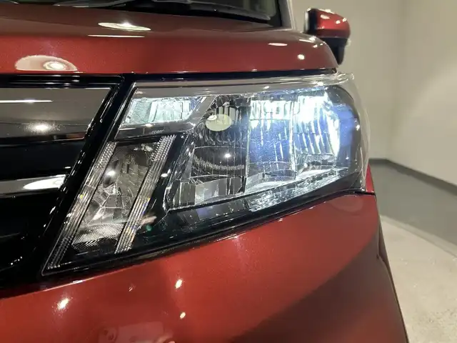 トヨタ ルーミー G 愛知県 2022(令4)年 0.8万km ファイアークォーツレッドM 純正９インチＳＤナビ　/(AM/FM/CD・DVD再生/フルセグTV/SD/Bluetooth)/パノラマミックビューモニター　/トヨタセーフティセンス　/　　-プリクラッシュセーフティ/　　-レーントレーシングアシスト/　　-レーダークルーズコントロール/　　-先行車発進お知らせ機能/両側パワースライドドア　/シートヒーター　/ビルトインＥＴＣ　/ソナー　/ＵＳＢ接続　/純正フロアマット　/LEDヘッドライト