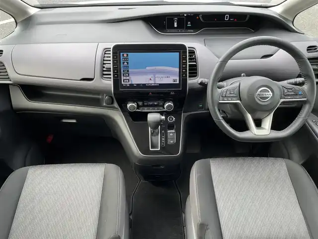 日産 セレナ ハイウェイスター V 島根県 2021(令3)年 7.3万km ブリリアントホワイトパール プロパイロット /純正10インチナビ/CD/DVD/Blu-ray/DTV/Bluetooth/アラウンドビューモニター/デジタルインナーミラー /両側パワースライドドア /LEDオートライト/オートハイビーム/コーナーセンサー/BSM/ステアリングスイッチ/後席エアコン/スマートキー/スペアキー /プッシュスタート /ドライブレコーダー/ビルトインETC/フロアマット