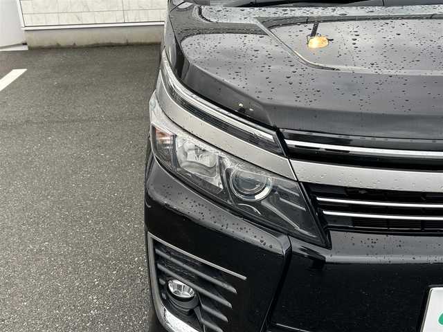 トヨタ ヴォクシー ZS 煌Ⅱ 福岡県 2016(平28)年 4.1万km ブラック 純正10型SDナビ(フルセグTV/CD/DVD/BT)バックモニタートヨタセーフティセンスレーンキープアシストオートマチックハイビーム両側パワスラETC純正LEDヘッドライト純正フロアマット純正16インチアルミホイールプッシュスタートスマートキー