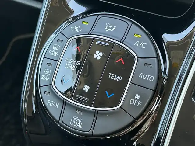 トヨタ ヴォクシー ZS 煌Ⅱ 福岡県 2016(平28)年 4.1万km ブラック 純正10型SDナビ(フルセグTV/CD/DVD/BT)バックモニタートヨタセーフティセンスレーンキープアシストオートマチックハイビーム両側パワスラETC純正LEDヘッドライト純正フロアマット純正16インチアルミホイールプッシュスタートスマートキー