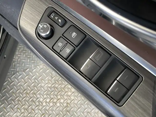 トヨタ ハリアー ハイブリッド Z 栃木県 2021(令3)年 4.4万km プレシャスブラックパール 純正ナビ/(フルセグTV・Bluetooth・USB)/JBLプレミアムサウンド/バックカメラ/トヨタセーフティセンス/ ・プリクラッシュセーフティ/ ・レーンキープアシスト/ ・アダプティブクルーズコントロール/ ・オートハイビーム/前後コーナーセンサー/ブラインドスポットモニター/ドライブレコーダー/電動リアゲート/運転席パワーシート/LEDヘッドライト/オートライト/純正フロアマット/純正アルミホイール/ラゲッジマット/取扱説明書/保証書