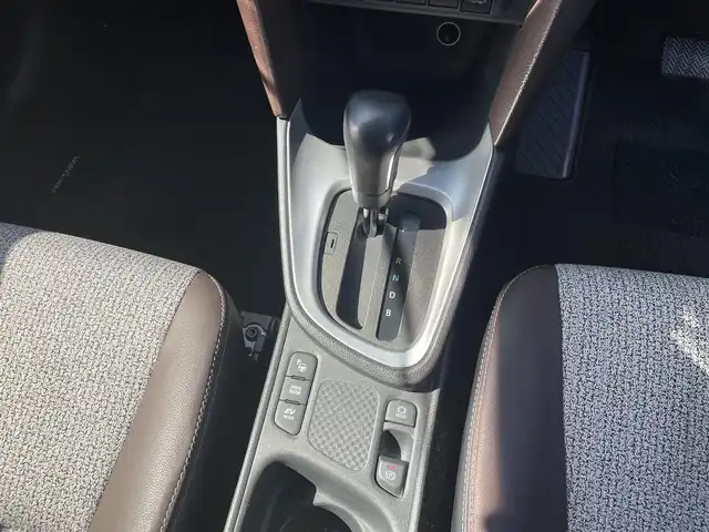 トヨタ ヤリスクロス ハイブリッド Z 愛知県 2020(令2)年 5.5万km ホワイトパールクリスタルシャイン トヨタセーフティセンス　/レーダークルーズコントロール/純正18インチアルミホイール/ナビ　/フルセグＴＶ　/バックカメラ　/ビルトインＥＴＣ　/シートヒーター　/運転席パワーシート　/パワーバックドア　/プッシュスタート　/スマートキー