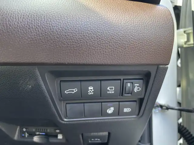 トヨタ ヤリスクロス ハイブリッド Z 愛知県 2020(令2)年 5.5万km ホワイトパールクリスタルシャイン トヨタセーフティセンス　/レーダークルーズコントロール/純正18インチアルミホイール/ナビ　/フルセグＴＶ　/バックカメラ　/ビルトインＥＴＣ　/シートヒーター　/運転席パワーシート　/パワーバックドア　/プッシュスタート　/スマートキー