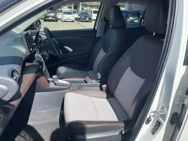 トヨタ ヤリスクロス ハイブリッド Z 愛知県 2020(令2)年 5.5万km ホワイトパールクリスタルシャイン トヨタセーフティセンス　/レーダークルーズコントロール/純正18インチアルミホイール/ナビ　/フルセグＴＶ　/バックカメラ　/ビルトインＥＴＣ　/シートヒーター　/運転席パワーシート　/パワーバックドア　/プッシュスタート　/スマートキー