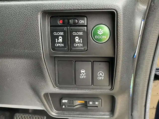 ホンダ オデッセイ アブソルート EX 宮崎県 2014(平26)年 7.1万km プレミアムヴィーナスブラックP ブラインドスポットインフォメーション/クルーズコントロール/純正ナビ/・バックカメラ/・フルセグTV/BT/CD/DVD/純正18インチAW/両側パワースライドドア/ハーフレザーシート/パワーシート/オットマン/LEDヘッドライト/オートライト/フォグランプ/パドルシフト/ETC/プッシュスタート