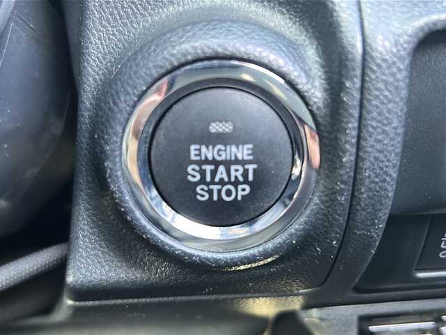 スバル フォレスター ハイブリッド アドバンス 千葉県 2018(平30)年 3.8万km クリスタルホワイトP ４WD/純正ナビ/フルセグTV/CD/DVD/Bluetooth/ETC/バックカメラ/サイドカメラ/レダークルーズコントロール/全席シートヒーター/ステアリングヒーター/アイサイト/プリクラッシュブレーキ/AT誤発進抑制制御・後退抑制制御/アクティブレーンキープ/ふらつき警報/車線逸脱警報/オートライト/LEDヘッドライト/プッシュスタート/スマートキー/スペアキー１本/ステアリングスイッチ/純正フロアマット/取扱説明書