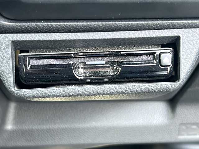 スバル フォレスター ハイブリッド アドバンス 千葉県 2018(平30)年 3.8万km クリスタルホワイトP ４WD/純正ナビ/フルセグTV/CD/DVD/Bluetooth/ETC/バックカメラ/サイドカメラ/レダークルーズコントロール/全席シートヒーター/ステアリングヒーター/アイサイト/プリクラッシュブレーキ/AT誤発進抑制制御・後退抑制制御/アクティブレーンキープ/ふらつき警報/車線逸脱警報/オートライト/LEDヘッドライト/プッシュスタート/スマートキー/スペアキー１本/ステアリングスイッチ/純正フロアマット/取扱説明書