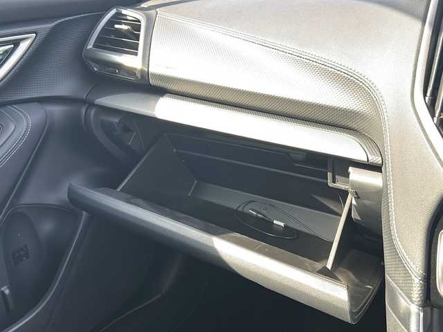 スバル フォレスター ハイブリッド アドバンス 千葉県 2018(平30)年 3.8万km クリスタルホワイトP ４WD/純正ナビ/フルセグTV/CD/DVD/Bluetooth/ETC/バックカメラ/サイドカメラ/レダークルーズコントロール/全席シートヒーター/ステアリングヒーター/アイサイト/プリクラッシュブレーキ/AT誤発進抑制制御・後退抑制制御/アクティブレーンキープ/ふらつき警報/車線逸脱警報/オートライト/LEDヘッドライト/プッシュスタート/スマートキー/スペアキー１本/ステアリングスイッチ/純正フロアマット/取扱説明書