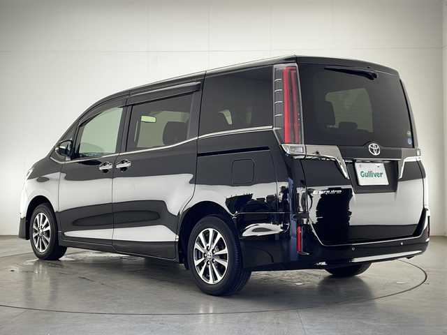 トヨタ エスクァイア Gi プレミアムパッケージ ブラックテーラード 宮崎県 2019(令1)年 3.5万km ブラック 禁煙車/トヨタセーフティセンス/純正10型ナビTV/（NSZN-Z68T/CD/DVD/Bluetooth/フルセグTV)/純正12.1型リアフリップダウンモニター/（V12T-R68C）/純正ビルトインETC/純正LEDオートエアコン/純正LEDフォグ/純正15インチアルミ/純正フロアマット/両側電動スライドドア/クルーズコントロール/レーンディパーチャーアラート/オートマチックハイビーム/前席シートヒーター/ハーフレザーシート/Wオートエアコン/ウッドコンビ本革巻ハンドル/ウインカードアミラー/スマートキー/プッシュエンジンスタート/新車時保証書/取扱い説明書