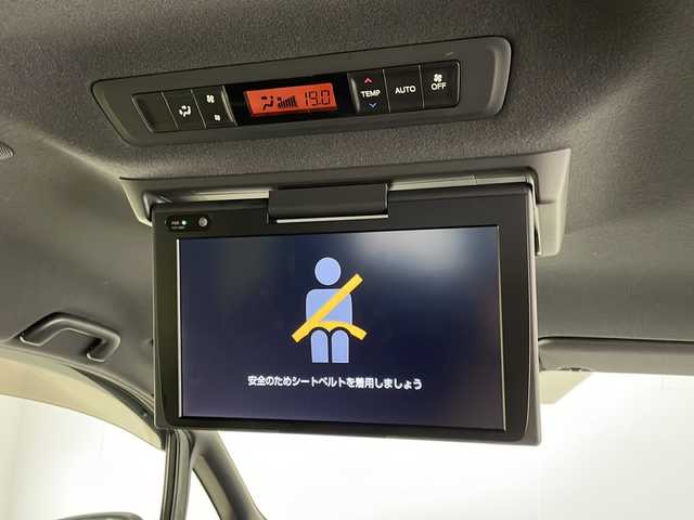 トヨタ エスクァイア Gi プレミアムパッケージ ブラックテーラード 宮崎県 2019(令1)年 3.5万km ブラック 禁煙車/トヨタセーフティセンス/純正10型ナビTV/（NSZN-Z68T/CD/DVD/Bluetooth/フルセグTV)/純正12.1型リアフリップダウンモニター/（V12T-R68C）/純正ビルトインETC/純正LEDオートエアコン/純正LEDフォグ/純正15インチアルミ/純正フロアマット/両側電動スライドドア/クルーズコントロール/レーンディパーチャーアラート/オートマチックハイビーム/前席シートヒーター/ハーフレザーシート/Wオートエアコン/ウッドコンビ本革巻ハンドル/ウインカードアミラー/スマートキー/プッシュエンジンスタート/新車時保証書/取扱い説明書