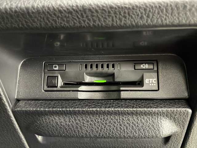 トヨタ エスクァイア Gi プレミアムパッケージ ブラックテーラード 宮崎県 2019(令1)年 3.5万km ブラック 禁煙車/トヨタセーフティセンス/純正10型ナビTV/（NSZN-Z68T/CD/DVD/Bluetooth/フルセグTV)/純正12.1型リアフリップダウンモニター/（V12T-R68C）/純正ビルトインETC/純正LEDオートエアコン/純正LEDフォグ/純正15インチアルミ/純正フロアマット/両側電動スライドドア/クルーズコントロール/レーンディパーチャーアラート/オートマチックハイビーム/前席シートヒーター/ハーフレザーシート/Wオートエアコン/ウッドコンビ本革巻ハンドル/ウインカードアミラー/スマートキー/プッシュエンジンスタート/新車時保証書/取扱い説明書