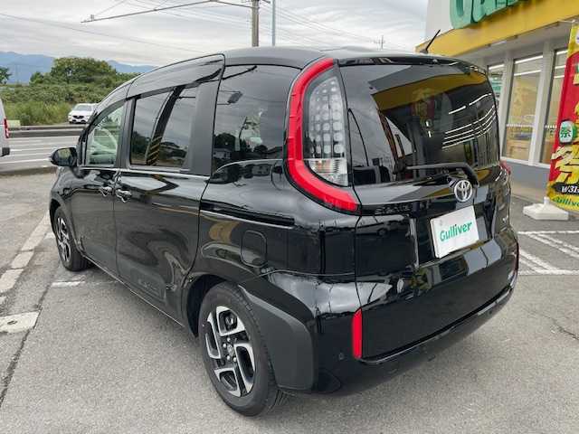 トヨタ シエンタ ハイブリッド Z 神奈川県 2024(令6)年 0.8万km ブラック ワンオーナー/純正１０型ディスプレィオーディオナビ＆フルセグ/・BluetoothAudio/USB/・AppleCarPlay＆AndroidAuto/アラウンドビューモニター/ブラインドスポットモニター/純正ＬＥＤヘッドライト/両側パワースライドドア/ドライブレコーダー/リアサーキューレーター/セーフティセンス/（衝突回避支援パッケージ）/・プリクラッシュセーフティ/・レーンディパーチャーアラート/・レーダークルーズコントロール/・レーントレーンシングアシスト/・アダプティブハイビームアシスト/・発進遅れ告知機能/プッシュエンジンスタート/スマートキー/保証書＆取説/ドアバイザー/ETC