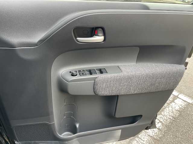 トヨタ シエンタ ハイブリッド Z 神奈川県 2024(令6)年 0.8万km ブラック ワンオーナー/純正１０型ディスプレィオーディオナビ＆フルセグ/・BluetoothAudio/USB/・AppleCarPlay＆AndroidAuto/アラウンドビューモニター/ブラインドスポットモニター/純正ＬＥＤヘッドライト/両側パワースライドドア/ドライブレコーダー/リアサーキューレーター/セーフティセンス/（衝突回避支援パッケージ）/・プリクラッシュセーフティ/・レーンディパーチャーアラート/・レーダークルーズコントロール/・レーントレーンシングアシスト/・アダプティブハイビームアシスト/・発進遅れ告知機能/プッシュエンジンスタート/スマートキー/保証書＆取説/ドアバイザー/ETC