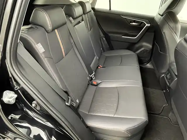 トヨタ ＲＡＶ４ ハイブリッド アドベンチャー 岡山県 2022(令4)年 1.7万km アティチュードブラックマイカ 純正9インチディスプレイオーディオ/ナビ/Bluetooth/AppleCarPlay/USB/HDMI/パノラミックビューモニター/ビルトインETC2.0/合皮シート/シートヒーター /ベンチレーション/パワーシート /メモリシート /ドライブレコーダー /ブラインドスポットモニター/セーフティセンス /レーダークルーズコントロール/オートハイビーム /LEDヘッドライト/オートライト /純正19インチアルミホイール/純正フロアマット/ルーフレール/プッシュスタート /スマートキー