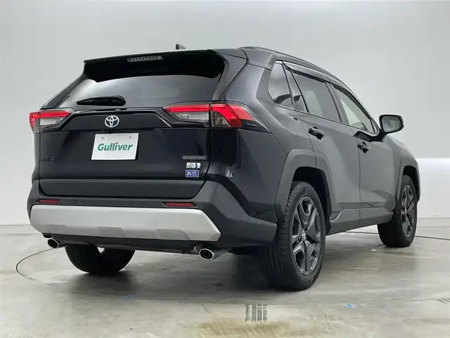 トヨタ ＲＡＶ４ ハイブリッド アドベンチャー 岡山県 2022(令4)年 1.7万km アティチュードブラックマイカ 純正9インチディスプレイオーディオ/ナビ/Bluetooth/AppleCarPlay/USB/HDMI/パノラミックビューモニター/ビルトインETC2.0/合皮シート/シートヒーター /ベンチレーション/パワーシート /メモリシート /ドライブレコーダー /ブラインドスポットモニター/セーフティセンス /レーダークルーズコントロール/オートハイビーム /LEDヘッドライト/オートライト /純正19インチアルミホイール/純正フロアマット/ルーフレール/プッシュスタート /スマートキー