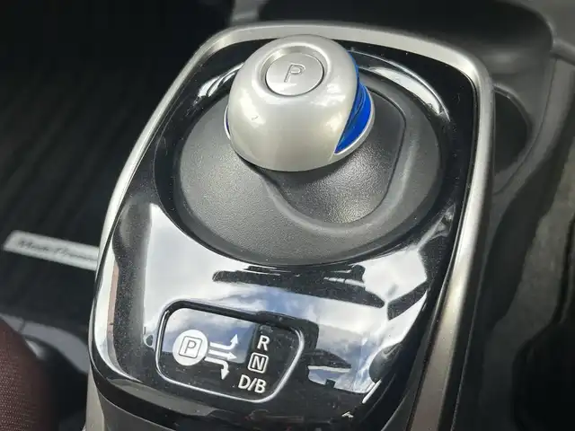 日産 ノート e－パワーオーテック 大阪府 2018(平30)年 4.5万km ガーネットレッド ９インチナビ　/フルセグ　/Bluetooth/全方位カメラ　/デジタルインナーミラー　/レーダークルーズコントロール　/前後コーナーセンサー　/ＥＴＣ　/スマートキー　/ＬＥＤヘッドライト　/マット　/サイドバイザー