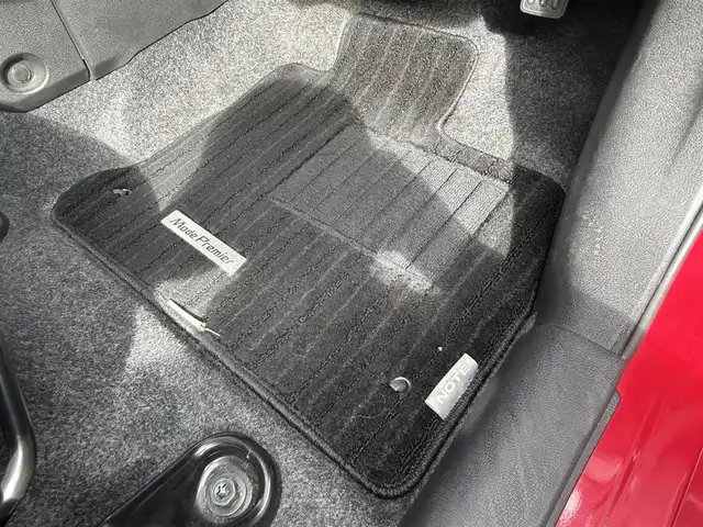 日産 ノート e－パワーオーテック 大阪府 2018(平30)年 4.5万km ガーネットレッド ９インチナビ　/フルセグ　/Bluetooth/全方位カメラ　/デジタルインナーミラー　/レーダークルーズコントロール　/前後コーナーセンサー　/ＥＴＣ　/スマートキー　/ＬＥＤヘッドライト　/マット　/サイドバイザー