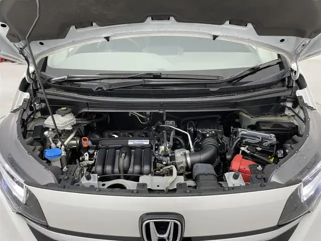 ホンダ フリード＋ ハイブリット G ホンダセンシング 千葉県 2020(令2)年 6.2万km プラチナホワイトパール 純正メモリナビ/バックカメラ/フルセグTV/Bluetooth/衝突被害軽減システム/車線逸脱警報/クルーズコントロール/ハーフレザーシート/両側パワースライドドア/横滑り防止装置/ETC/ドライブレコーダー/アイドリングストップ/LEDヘッドライト/オートライト/ウィンカーミラー/電動格納ミラー/純正15インチAW/シートヒーター/シートリフター/プッシュスタート/スマートキー/フロアマット/ドアバイザー/スペアキー/取扱説明書/保証書