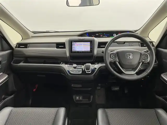 ホンダ フリード＋ ハイブリット G ホンダセンシング 千葉県 2020(令2)年 6.2万km プラチナホワイトパール 純正メモリナビ/バックカメラ/フルセグTV/Bluetooth/衝突被害軽減システム/車線逸脱警報/クルーズコントロール/ハーフレザーシート/両側パワースライドドア/横滑り防止装置/ETC/ドライブレコーダー/アイドリングストップ/LEDヘッドライト/オートライト/ウィンカーミラー/電動格納ミラー/純正15インチAW/シートヒーター/シートリフター/プッシュスタート/スマートキー/フロアマット/ドアバイザー/スペアキー/取扱説明書/保証書