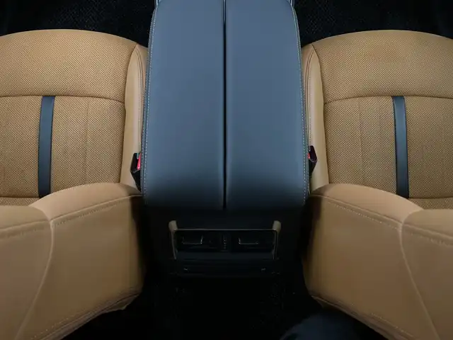 マツダ ＣＸ－６０ XD HV プレミアムスポーツ 新潟県 2023(令5)年 1.7万km マシーングレープレミアムM 4WD/サンルーフ/BOSEプレミアムサウンド/i-Activesense/純正SDナビ/(AM/FM/SD/フルセグ/Bluetooth)/全方位モニター/前後ドライブレコーダー/パワーバックドア/レーダークルーズコントロール/LEDオートライト/全席シートヒーター/前席エアシート/前席パワーシート/茶革シート/純正20インチアルミホイール/ブラインドスポットモニター/ステアリングヒーター/クリアランスソナー/置くだけ充電/スマートキー/ETC