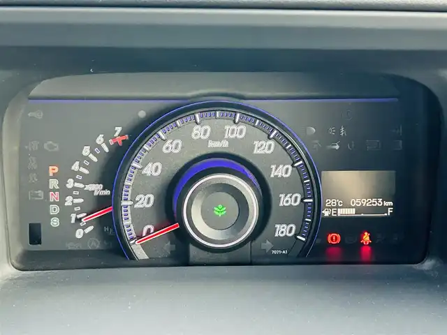 ホンダ ステップワゴン スパーダ Z 熊本県 2014(平26)年 6万km モダンスティールM 純正ナビＤＴＶ/・AM/FM/CD/DVD/USB/iPod/AUX/SD/・フルセグTV/社外後席用モニター（TMX-R300）/クルーズコントロール/バックカメラ/革巻きステアリング/・ステアリングリモコン/・パドルシフト/電動格納ミラー/・ウィンカーミラー/オートライト/・HIDライト/・フォグランプ/エンジンスターター/純正アルミホイール/純正フロアマット/スマートキー