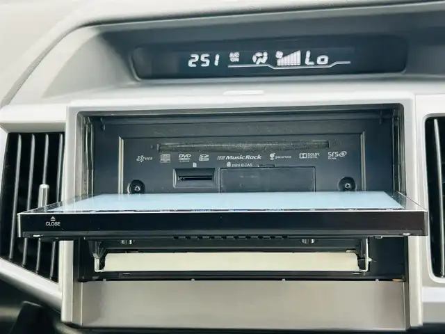 ホンダ ステップワゴン スパーダ Z 熊本県 2014(平26)年 6万km モダンスティールM 純正ナビＤＴＶ/・AM/FM/CD/DVD/USB/iPod/AUX/SD/・フルセグTV/社外後席用モニター（TMX-R300）/クルーズコントロール/バックカメラ/革巻きステアリング/・ステアリングリモコン/・パドルシフト/電動格納ミラー/・ウィンカーミラー/オートライト/・HIDライト/・フォグランプ/エンジンスターター/純正アルミホイール/純正フロアマット/スマートキー
