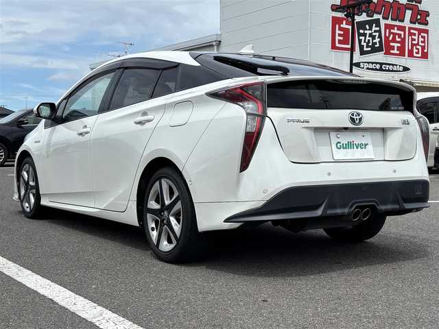 トヨタ プリウス A ツーリングセレクション 大分県 2016(平28)年 6.9万km ホワイトパールクリスタルシャイン ・純正ナビ(CD.DVD.SD.BT)/・バックカメラ/・ヘッドアップディスプレイ/・フルセグテレビ/・プリクラッシュセーフティ/・コーナーセンサー/・ブラインドスポットモニター/・レーダークルーズコントロール/・シートヒーター/・ステアリングリモコン/・オートハイビーム/・オートライト