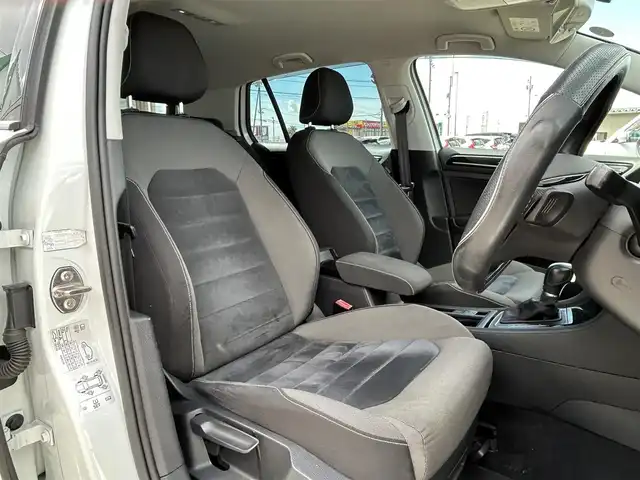 フォルクスワーゲン ゴルフ TSI ハイライン BMテクノ 新潟県 2016(平28)年 9.6万km ピュアホワイト 純正ナビ【フルセグTV/FM・AM/BT/CD】/アイドリングストップ/クルーズコントロール追従有/バックカメラ/USB/ETC/レーンキープアシスト/革巻きステアリング/ステアリングスイッチ/スペアキー/スマートキー/プッシュスタート/盗難防止/横滑り防止