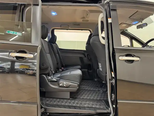 トヨタ ヴォクシー ZS 煌 群馬県 2015(平27)年 8.5万km ブラック 安全装備/・オートライト/・横滑り防止/社外10インチデカナビ/・AM/FM/Bluetooth/・CD/DVD/フルセグTV/バックカメラ/両側電動スライドドア/LEDヘッドライト/フォグランプ/ETC/純正ドアバイザー/純正16インチアルミホイール/スマートキー/プッシュスタート