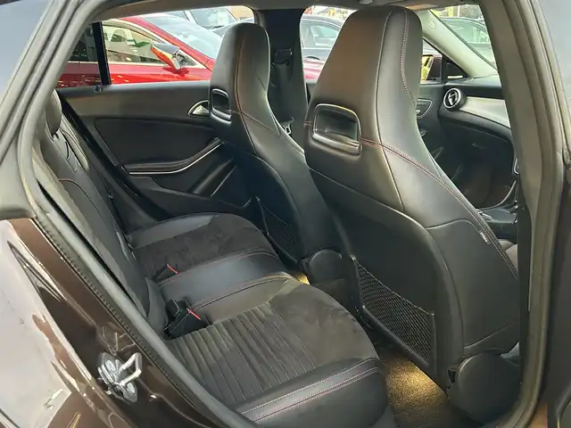 メルセデス・ベンツ ＣＬＡ１８０ Sブレイク AMG スタイル 愛媛県 2018(平30)年 6.7万km 茶 メーカーオプション純正ナビ/BT/AM・FM/CD/DVD/フルセグTV/ETC/前後ドライブレコーダー/ブラインドスポットモニター/前後コーナーセンサー/バックカメラ/レーンキープアシスト/衝突軽減システム/パーキングアシスト/アイドリングストップ/パドルシフト/追従型クルーズコントロール/harman kardonスピーカー/ガラスルーフ/D+N席シートヒーター・パワーシート/純正フロアマット/純正アルミホイール