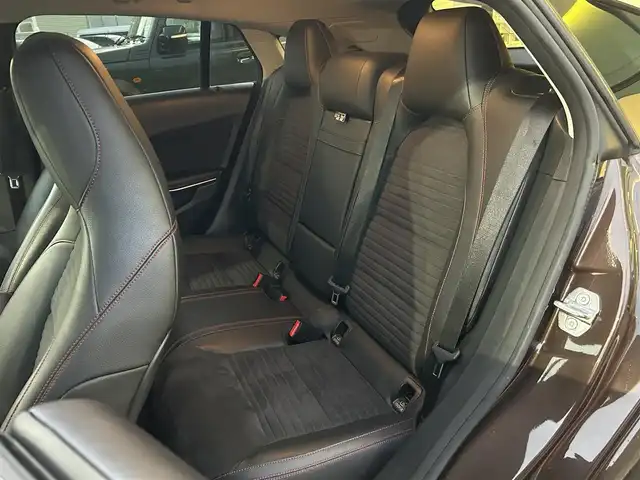 メルセデス・ベンツ ＣＬＡ１８０ Sブレイク AMG スタイル 愛媛県 2018(平30)年 6.7万km 茶 メーカーオプション純正ナビ/BT/AM・FM/CD/DVD/フルセグTV/ETC/前後ドライブレコーダー/ブラインドスポットモニター/前後コーナーセンサー/バックカメラ/レーンキープアシスト/衝突軽減システム/パーキングアシスト/アイドリングストップ/パドルシフト/追従型クルーズコントロール/harman kardonスピーカー/ガラスルーフ/D+N席シートヒーター・パワーシート/純正フロアマット/純正アルミホイール